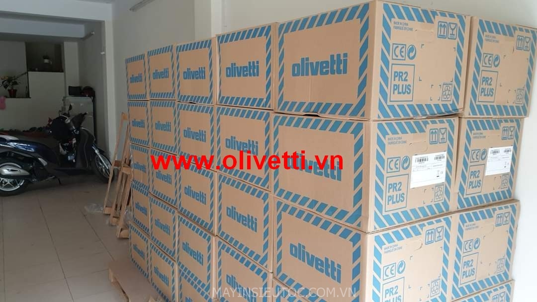 may_in_kim_olivetti_pr2_plus_with_lcd